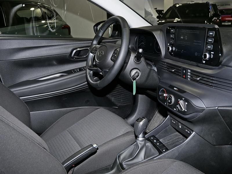 Gebraucht Hyundai i20 Trend 101 PS (74 kW) 2024 Phantom black Kleinwagen