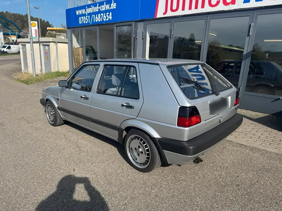 Gebraucht VW Golf II 90 PS (66 kW) 1990 Silber Kleinwagen