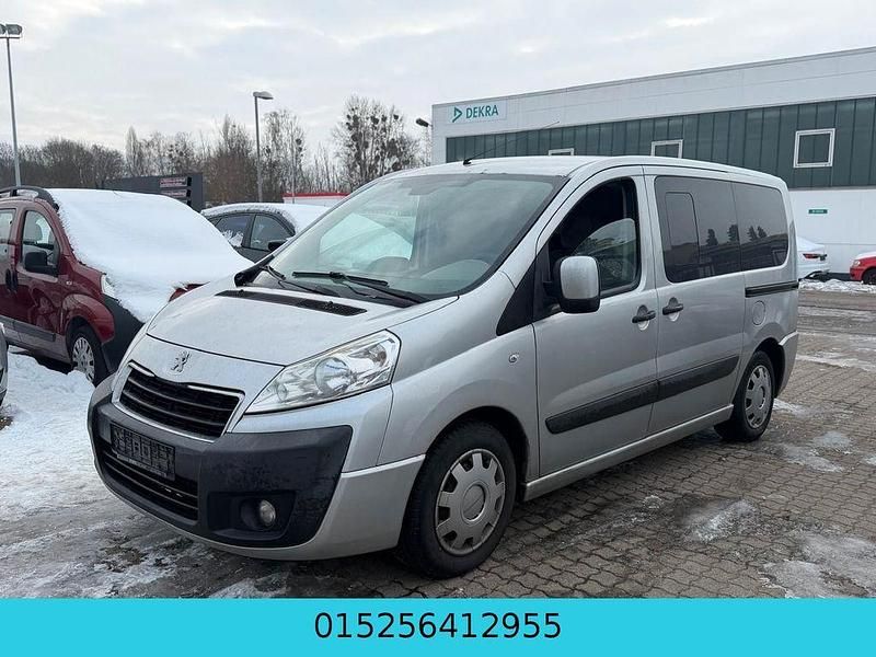 Silber Gebraucht 2012 Peugeot TePee Van / Kleinbus | 4.500 € (Fairer Preis) - Bild 1/4