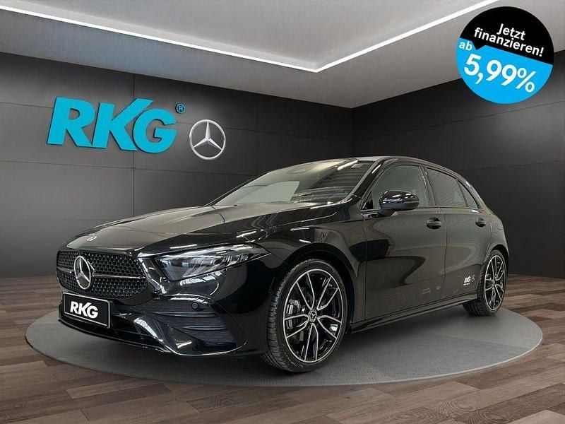 Schwarz Gebraucht 2025 Mercedes A200 AMG line Limousine | 36.280 € (Etwas zu teuer) - Bild 1/4