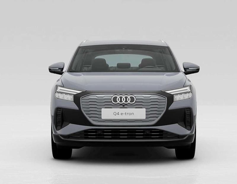 Grau Neu 2025 Audi Q4 e-tron SUV | 43.948 € (Superpreis) - Bild 1/1