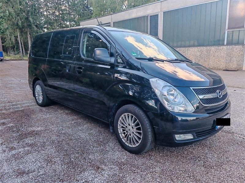 Gebraucht Hyundai H-1 Comfort 170 PS (125 kW) 2011 Schwarz Van / Kleinbus