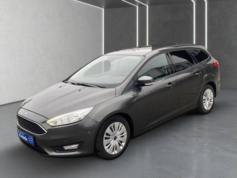 Gebraucht Ford Focus Business Edition 125 PS (91 kW) 2017 Grau Kombi