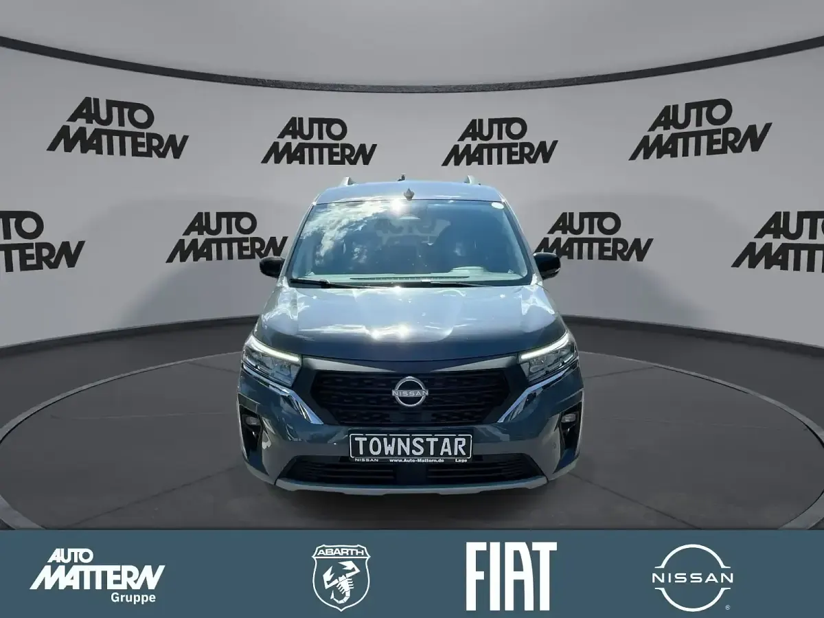 Neu Nissan Townstar Tekna 131 PS (96 kW) 2026 Grau Van / Kleinbus