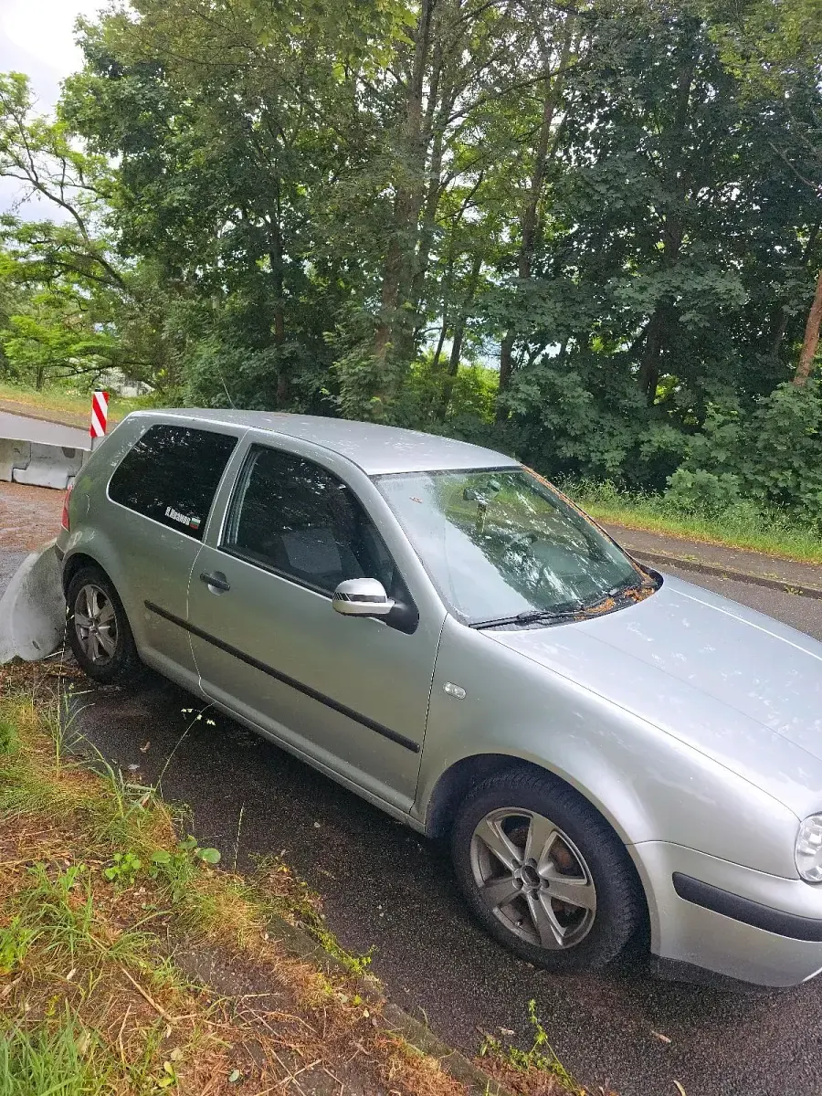 Gebraucht VW Golf 75 PS (55 kW) 2002 Grau Coupé