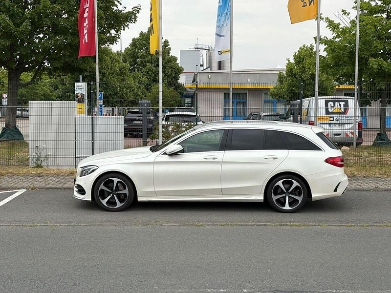 Weiß Gebraucht 2015 Mercedes C220 AMG line Kombi | 19.990 € (Teuer) - Bild 1/4