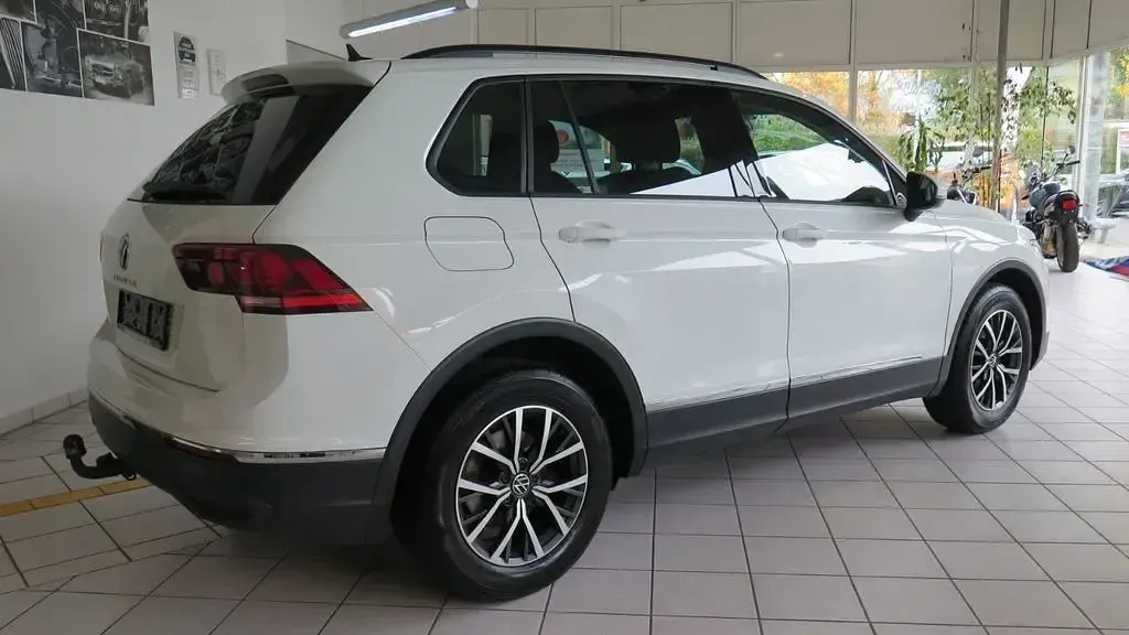 Gebraucht VW Tiguan Life 150 PS (110 kW) 2023 Weiß SUV