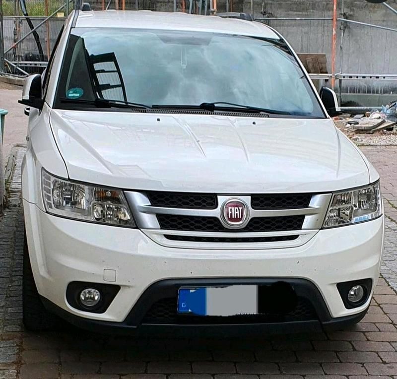 Weiß Gebraucht 2014 Fiat Freemont Lounge SUV | 9.999 € (Fairer Preis) - Bild 1/4