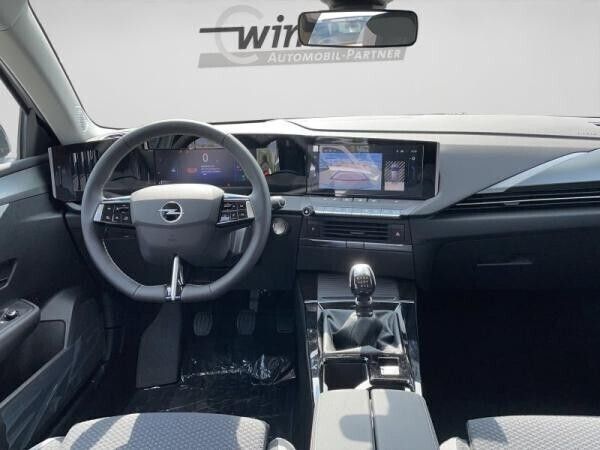 Weiß Gebraucht 2024 Opel Astra Edition Limousine | 25.790 € (Etwas zu teuer) - Bild 1/4