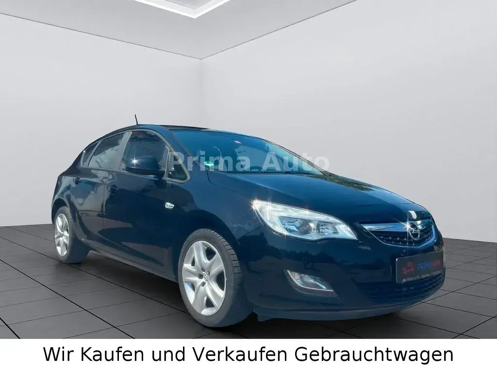 Gebraucht Opel Astra Edition 87 PS (63 kW) 2010 Schwarz Limousine