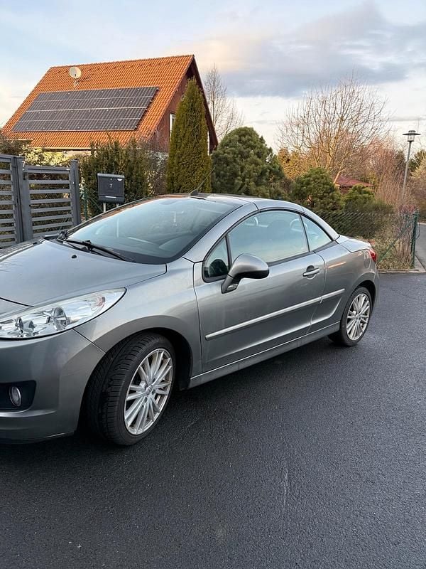 Gebraucht Peugeot 207 CC 120 PS (88 kW) 2012 Grau Cabrio