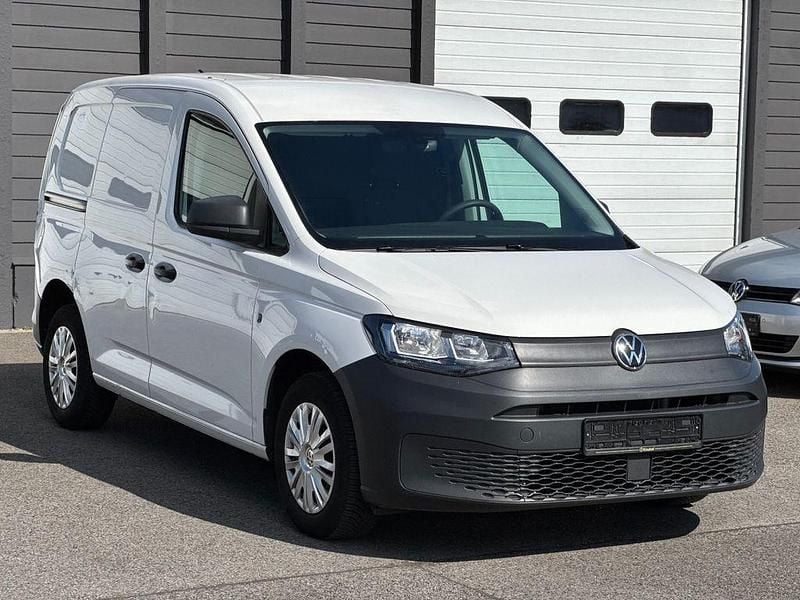 Gebraucht VW Caddy 75 PS (55 kW) 2022 Weiß Van / Kleinbus