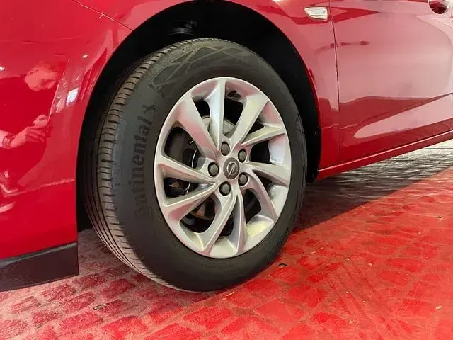 Gebraucht Opel Astra 122 PS (89 kW) 2021 Rot Kombi