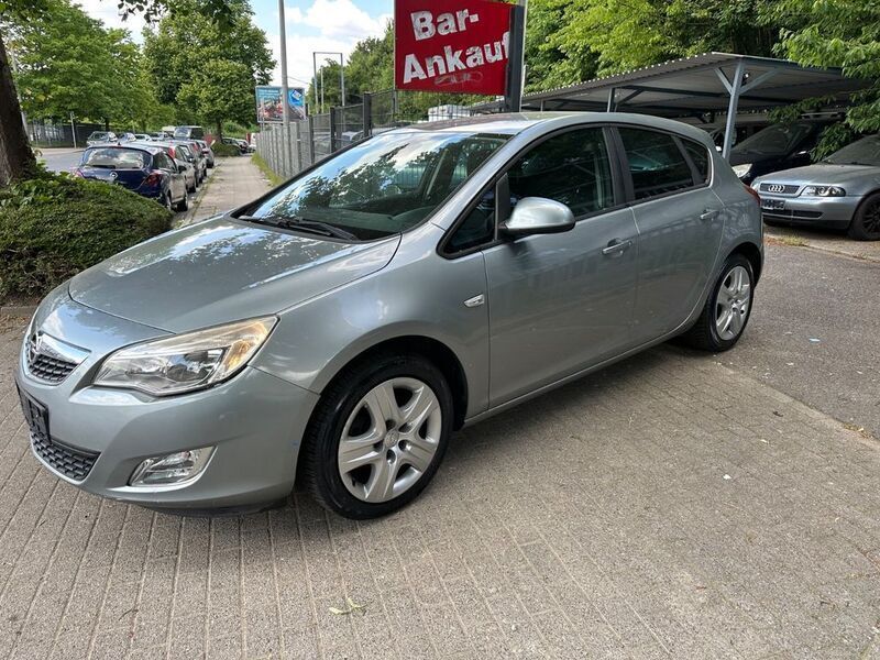 Silber Gebraucht 2011 Opel Astra Edition Limousine | 2.199 € (Superpreis) - Bild 1/4