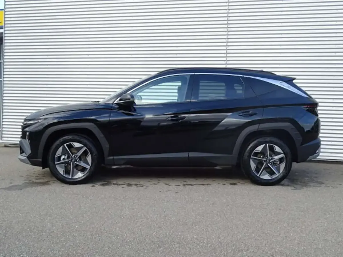 Gebraucht Hyundai Tucson Trend 215 PS (158 kW) 2025 Abyss black SUV