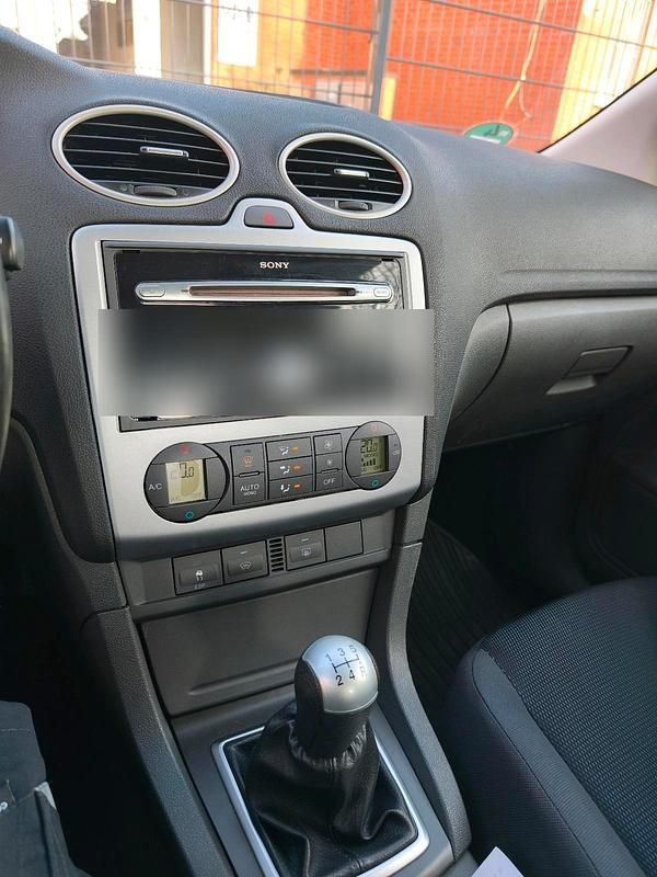 Gebraucht Ford Focus 116 PS (85 kW) 2005 Silber Limousine