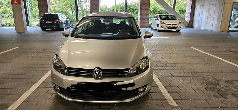 Silber Gebraucht 2009 VW Golf VI Comfortline Limousine | 5.300 € (Guter Preis) - Bild 1/4