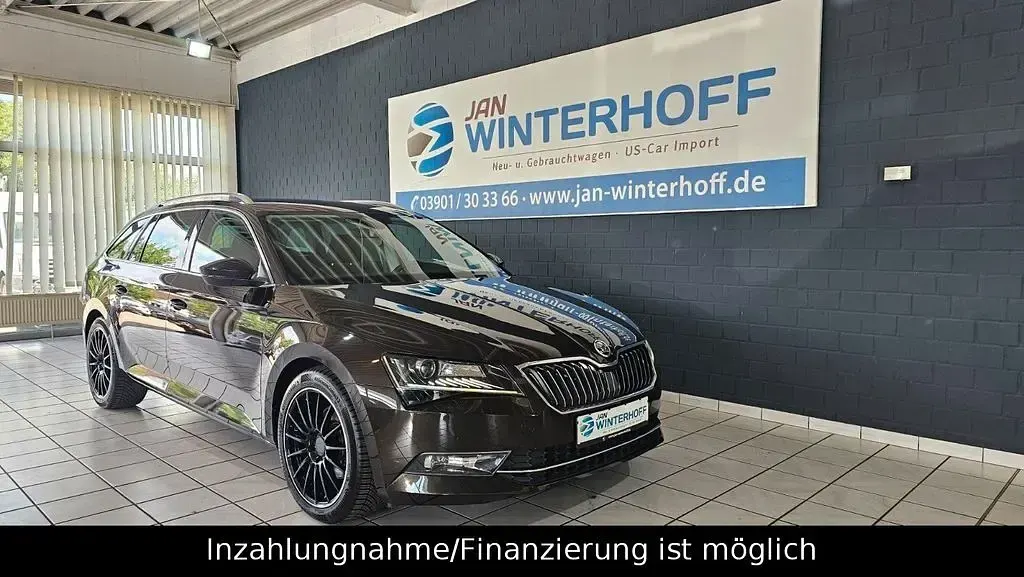Gebraucht Skoda Superb Style 220 PS (161 kW) 2018 Braun Kombi