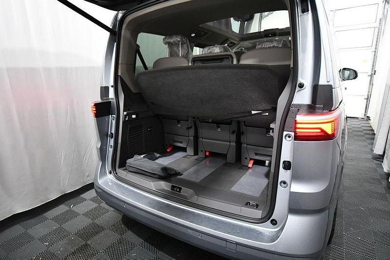 Neu VW Multivan Life 150 PS (110 kW) 2026 Silber Van