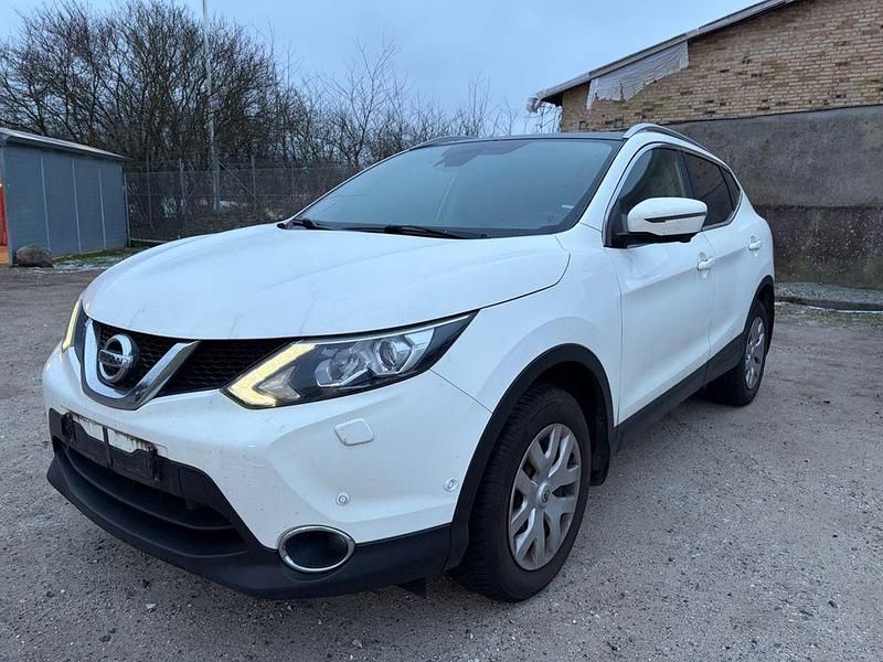 Weiß Gebraucht 2017 Nissan Qashqai SUV | 4.900 € (Superpreis) - Bild 1/4