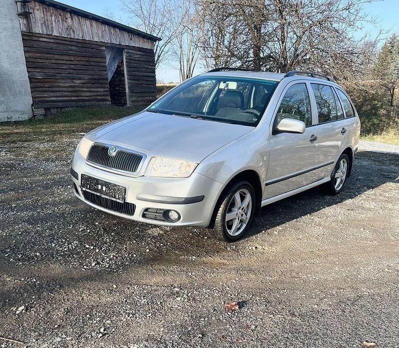 Silber Gebraucht 2005 Skoda Fabia Kombi | 2.290 € (Fairer Preis) - Bild 1/4