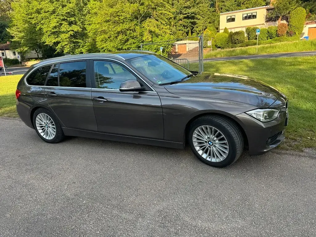 Gebraucht BMW 320 184 PS (135 kW) 2014 Braun Kombi