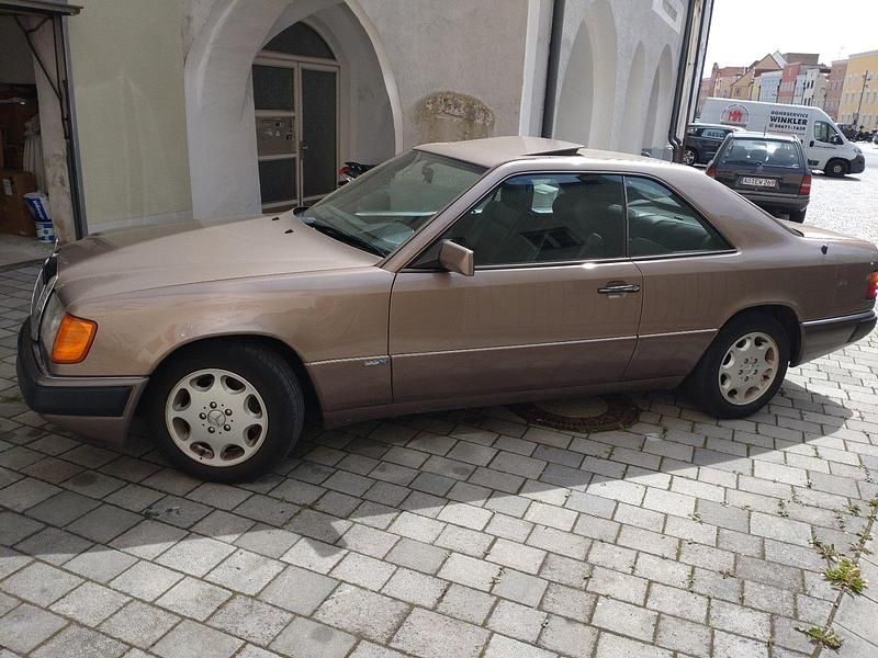 Gebraucht Mercedes E320 220 PS (161 kW) 1994 Andere farben Coupé