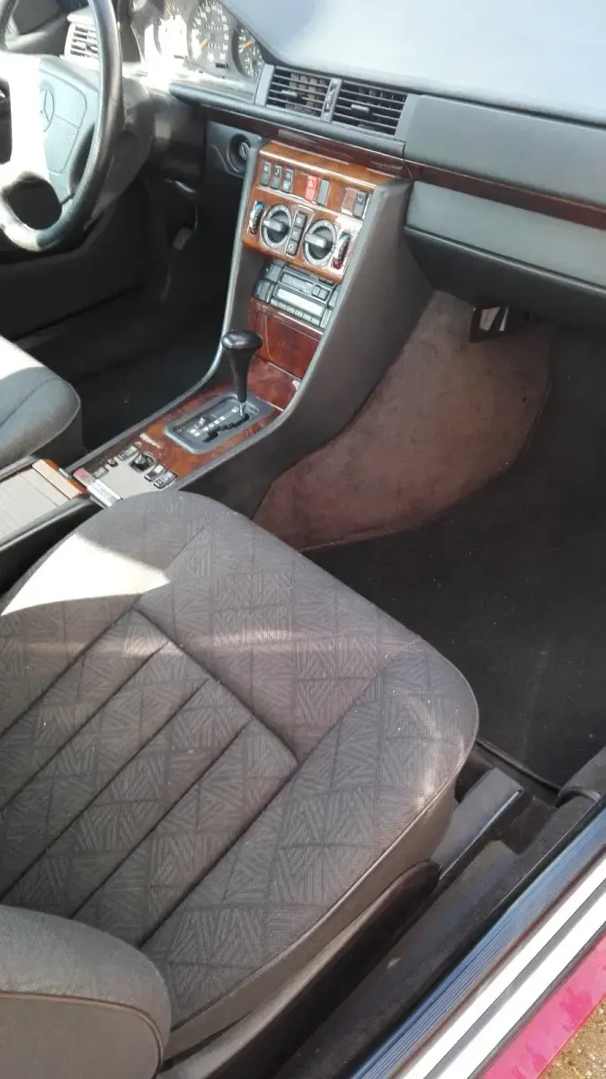Gebraucht Mercedes E320 220 PS (161 kW) 1995 Rot Coupé