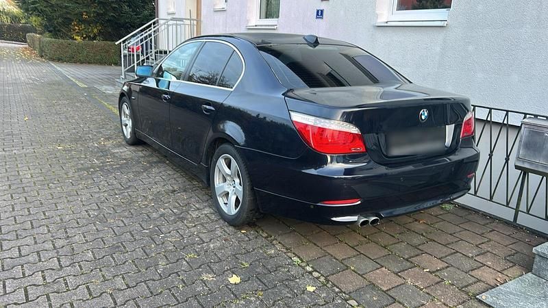 Gebraucht BMW 525 218 PS (160 kW) 2008 Blau Limousine