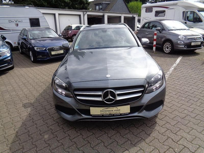 Gebraucht Mercedes C180 156 PS (114 kW) 2017 Grau Limousine