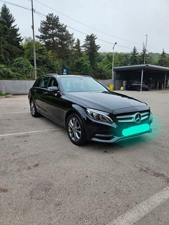Schwarz Gebraucht 2017 Mercedes C180 Kombi | 12.700 € (Guter Preis) - Bild 1/4