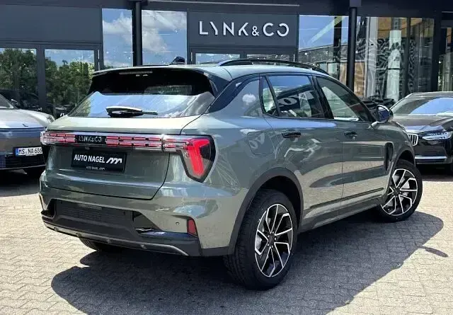 Neu Lynk & Co 01 280 PS (205 kW) 2026 Grün SUV