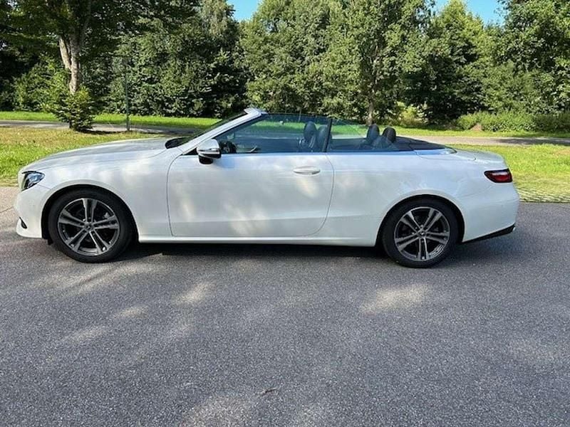 Gebraucht Mercedes E220 Avantgarde 194 PS (142 kW) 2018 Weiß Cabrio