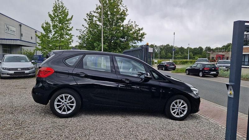 Gebraucht BMW 214 Active Tourer Basis 95 PS (69 kW) 2015 Schwarz Van / Kleinbus