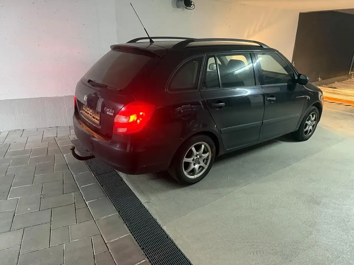 Gebraucht Skoda Fabia 70 PS (51 kW) 2010 Schwarz Kombi