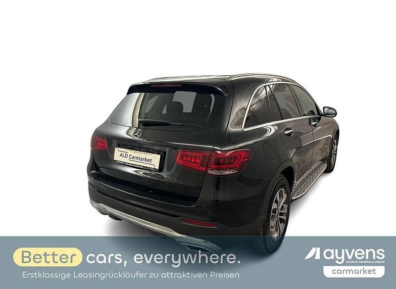 Gebraucht Mercedes GLC220 194 PS (142 kW) 2022 Obsidianschwarz  metalliclack SUV