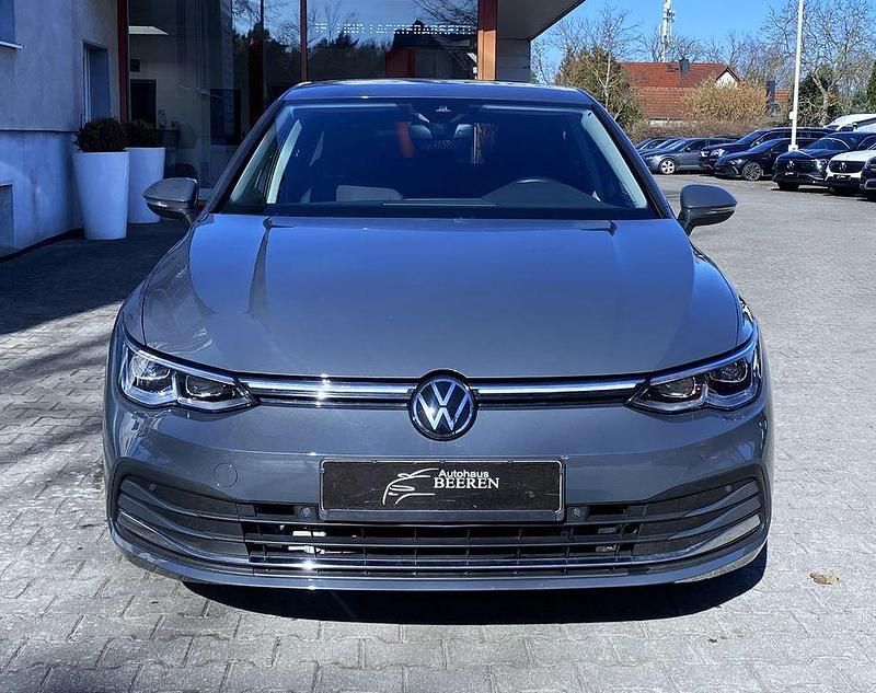 Gebraucht VW Golf VIII Style 150 PS (110 kW) 2022 Grau Limousine