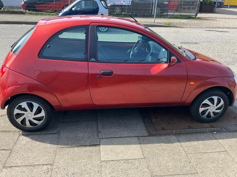 Second-hand Ford Ka 69 CP (50 kW) 2007 Roșu Hatchback