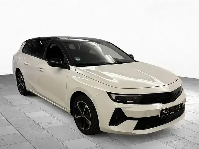 Gebraucht Opel Astra 131 PS (96 kW) 2025 Lack weiss banquise/typ aussen Kleinwagen