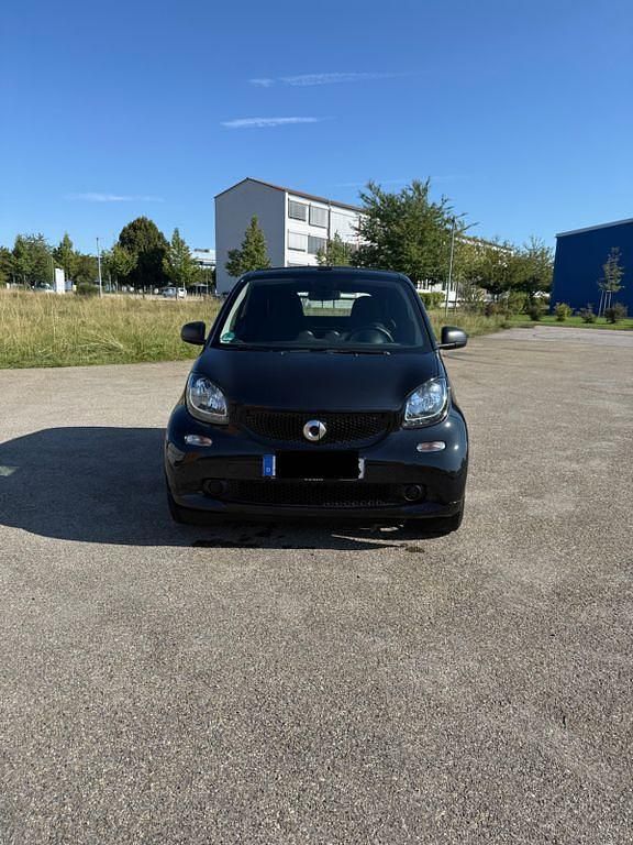 Schwarz Gebraucht 2019 Smart ForTwo Cabrio Passion Cabrio | 15.100 € (Fairer Preis) - Bild 1/4