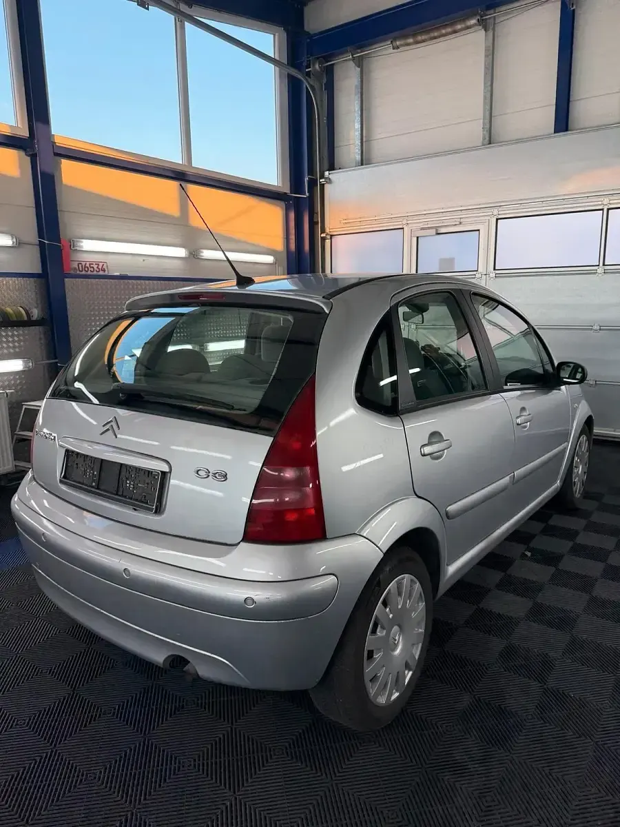 Gebraucht Citroën C3 86 PS (63 kW) 2005 Silber Kleinwagen