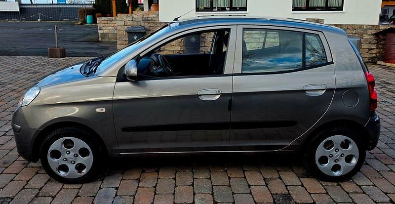 Usata Kia Picanto 65 CV (47 kW) 2009 Argento Utilitaria