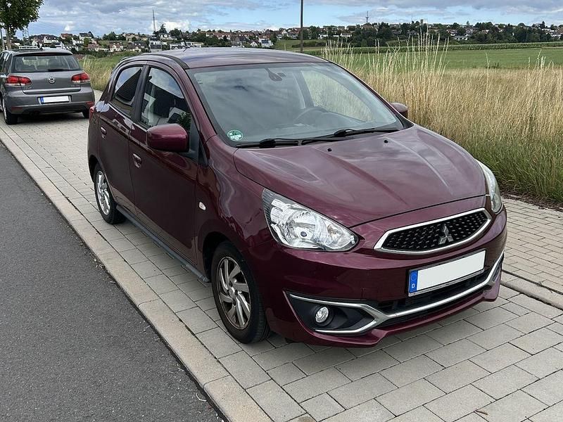 Gebraucht Mitsubishi Space Star Edition 71 PS (52 kW) 2016 Rot Kleinwagen
