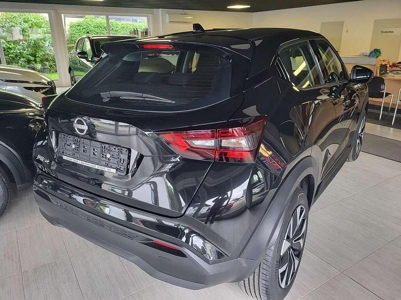 Gebraucht Nissan Juke Acenta 114 PS (83 kW) 2024 Schwarz SUV