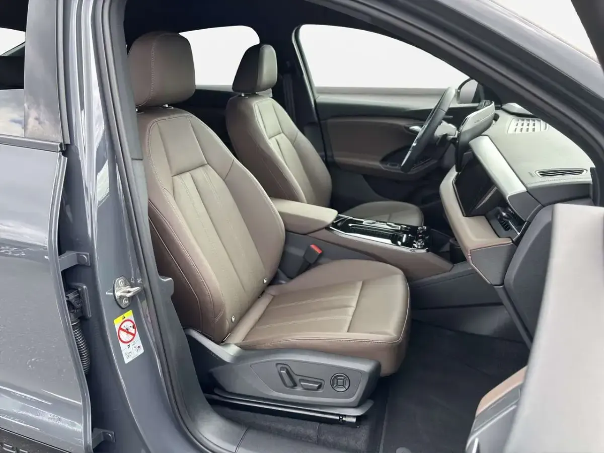 Gebraucht Audi Q6 e-tron Advanced 284 kW (387 PS) 2025 Magnetgrau SUV