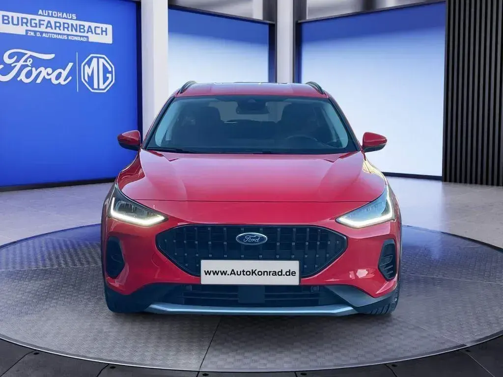 Gebraucht Ford Focus Active X 120 PS (88 kW) 2022 Rot Kombi