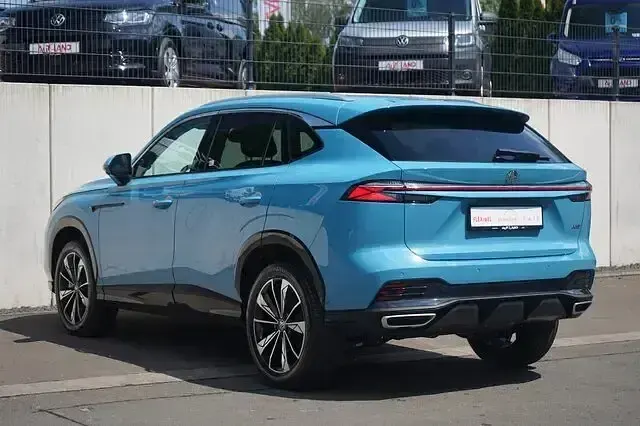 Neu MG HS Luxury 170 PS (125 kW) 2025 Andere SUV