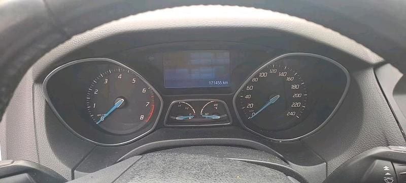 Gebraucht Ford Focus Trend 150 PS (110 kW) 2011 Gelb Limousine