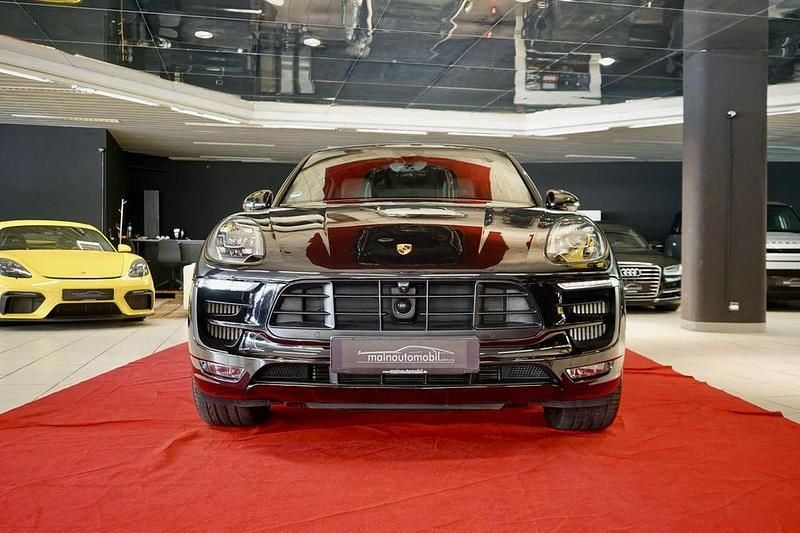 Schwarz Gebraucht 2018 Porsche Macan GTS Sport SUV | 47.499 € (Fairer Preis) - Bild 1/4