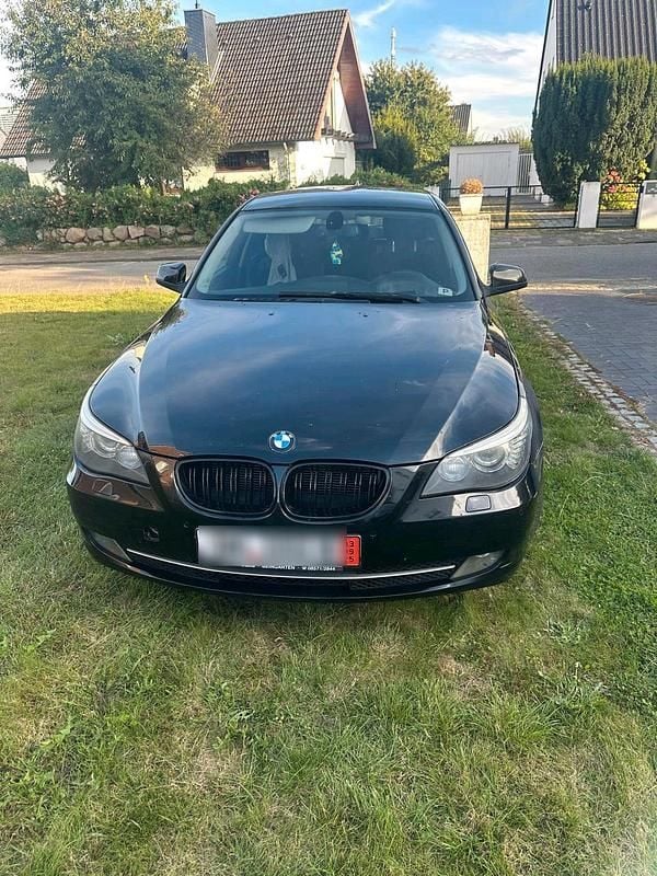 Schwarz Gebraucht 2010 BMW 520 Limousine | 5.000 € (Superpreis) - Bild 1/4